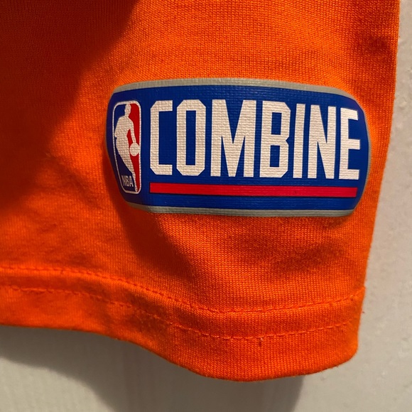 New York Knicks Under Armour Heat Gear NBA Combine Kids T-shirt - Picture 3 of 7